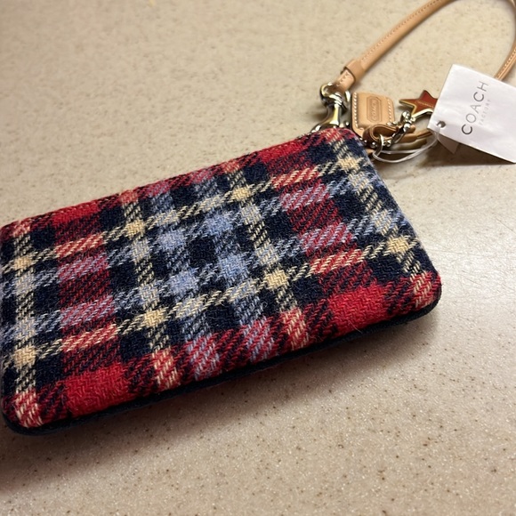 NWT VINTAGE COACH HOLIDAY PLAID SMALL WRISTLET - Picture 4 of 4